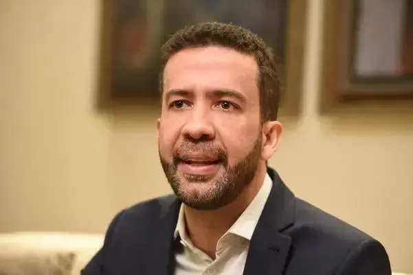Janones Mobiliza Apoio Digital em Favor de Lula nas Redes Sociais