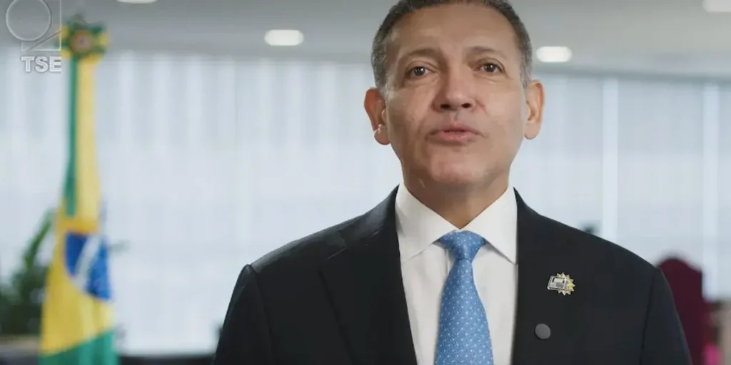 Kassio Nunes Marques ressalta o voto como direito fundamental dos brasileiros