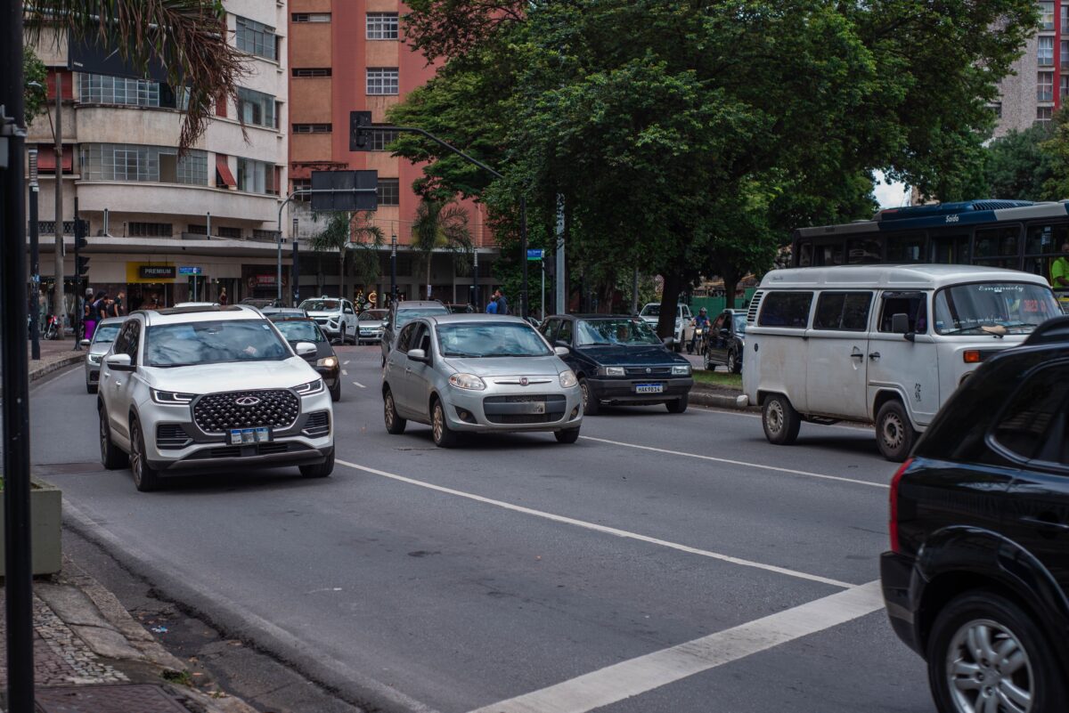 Licenciamento 2026 passa a ser obrigatório para todos os veículos de Minas Gerais a partir de 1/11
