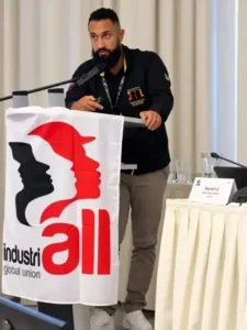 Liderança do Sindmon-Metal marca presença em conferência internacional em Praga