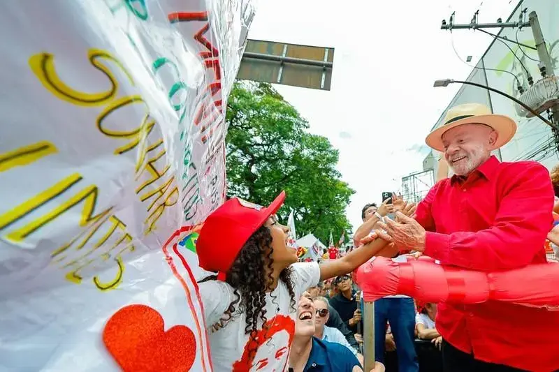 Lula em Juiz de Fora: uma crítica à oposição e a escala 6×1 Lula em Juiz de Fora: uma crítica à oposição e a escala 6×1
