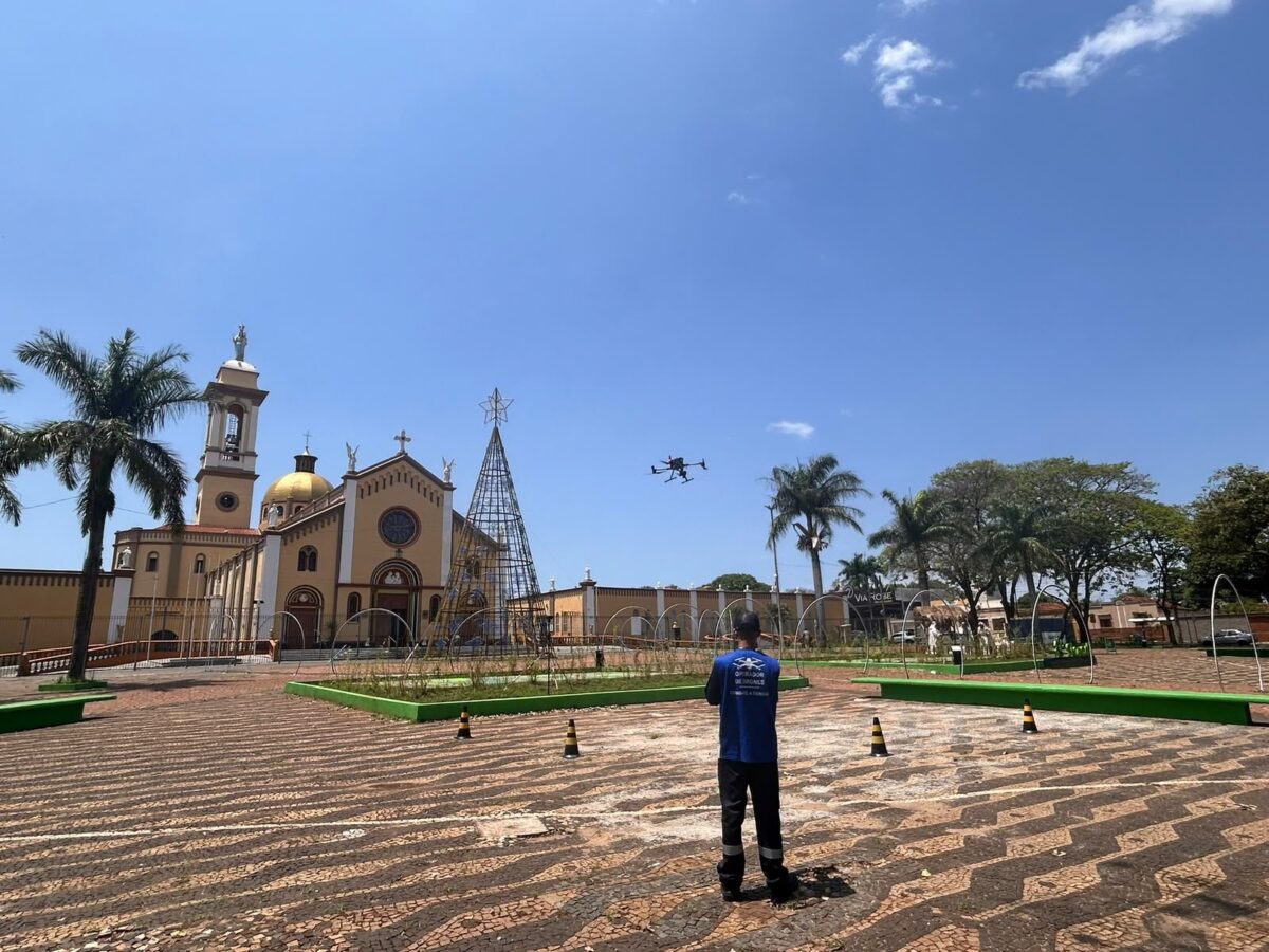 Maior operação de drones de Minas mapeia focos do Aedes aegypti em Uberaba antes do período chuvoso