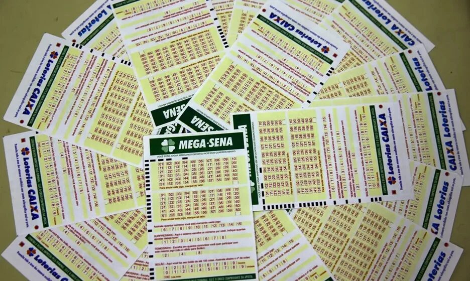 Mega-Sena acumula e prêmio chega a R$ 185 milhões