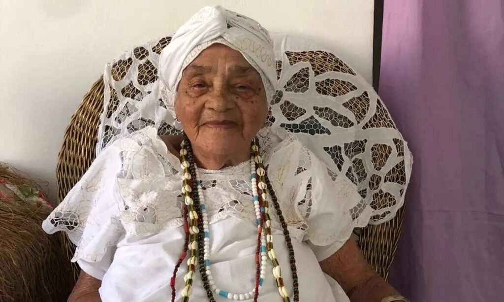Morre Mãe Senhora de Ewá, liderança do candomblé, aos 104 anos