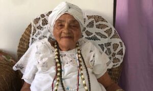 Morre Mãe Senhora de Ewá, liderança do candomblé, aos 104 anos