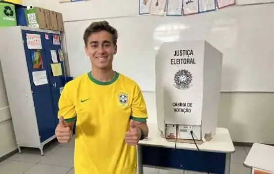 Nikolas Ferreira se destaca como um nome chave no PL Nikolas Ferreira se destaca como um nome chave no PL