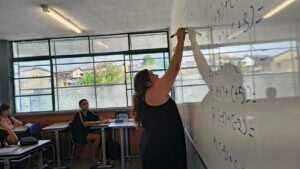 No Dia do Servidor Público, Governo de Minas publica novo lote com mais de 3 mil nomeações para a educação