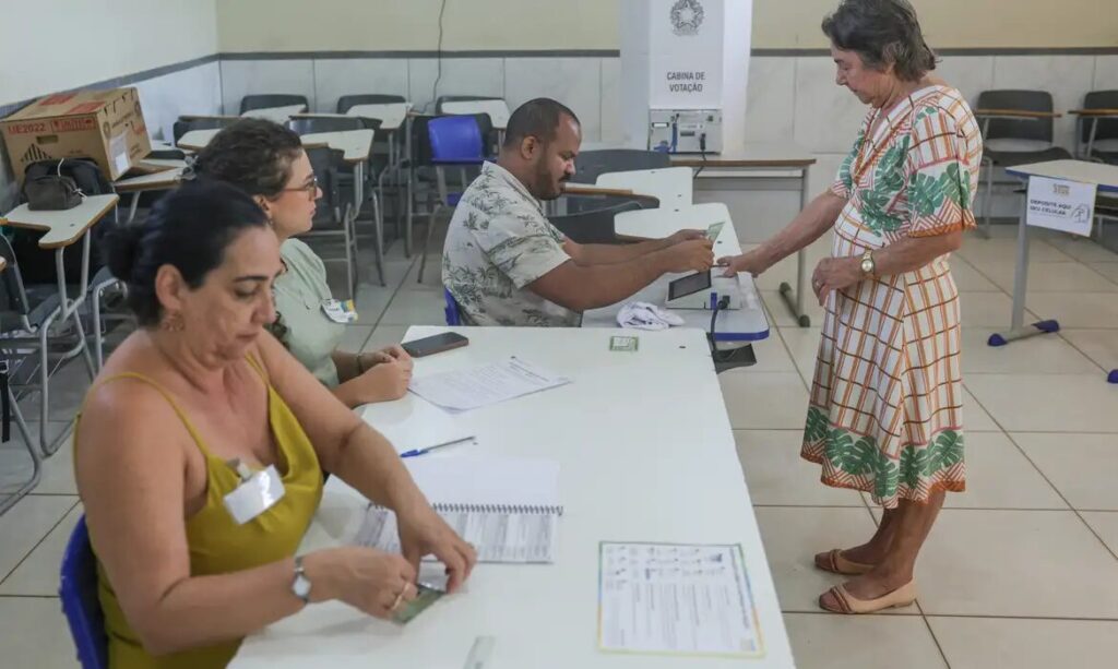OEA acompanha denúncias de falta de ônibus no dia da eleição