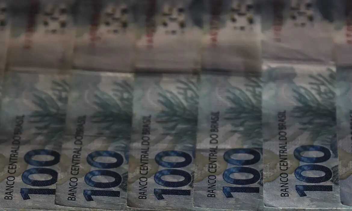Pacotes de Lula atingem R$ 290 bi e provocam aumento da dívida pública