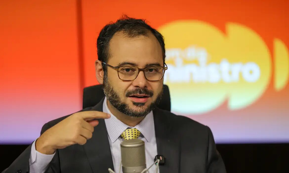 Perdão das dívidas de MEIs é medida fiscal “necessária”, diz ministro