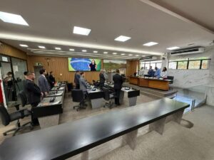 Pós-eleição na Câmara de Itabira tem silêncio de Didi, comemoração de apoiadores de Lula e aposta de R$ 1 mil