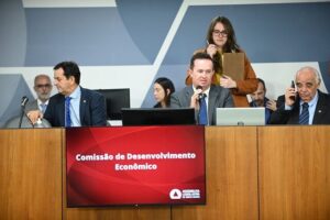 Projeto que cria alerta contra golpes em cupons fiscais avança para votação definitiva