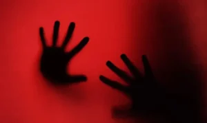 Quatro homens condenados a 15 anos por estupro coletivo em Copacabana