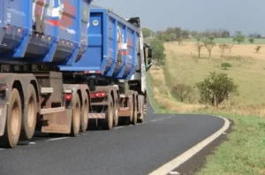 Restrição de tráfego para veículos pesados nas rodovias de Minas Gerais no feriado