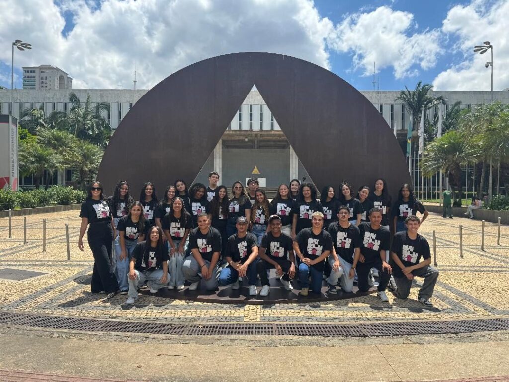 São Gonçalo do Rio Abaixo: alunos do Parlamento Jovem visitam a Assembleia Legislativa de Minas Gerais