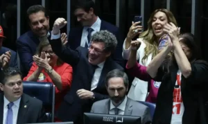 Senado aprova nova jornada de trabalho com fim da escala 6×1