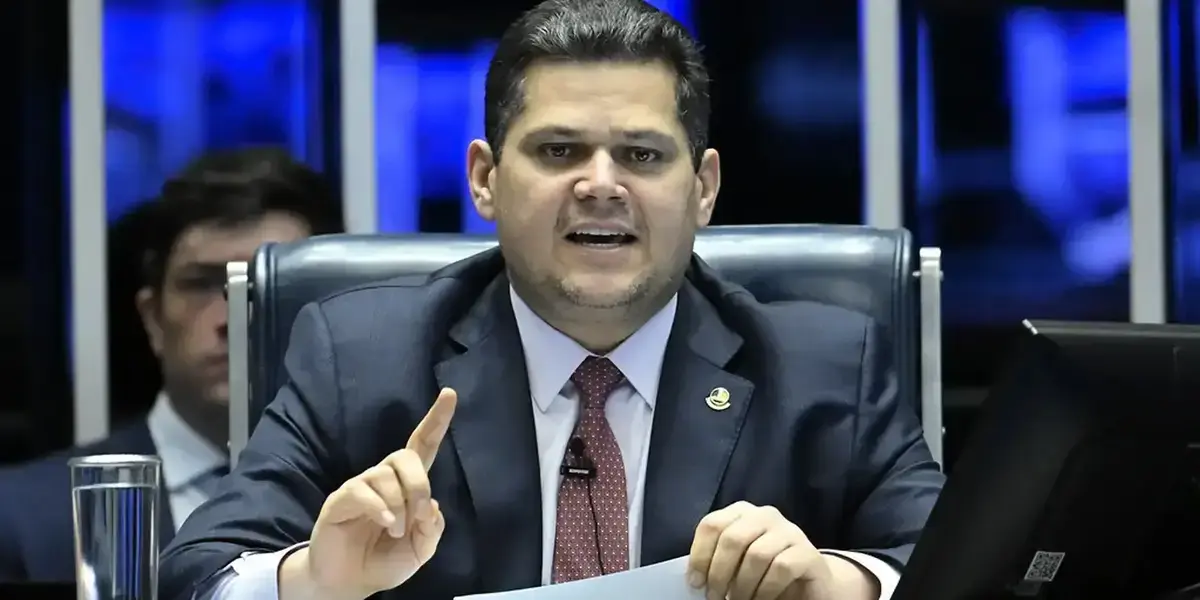 Senado se prepara para votar PEC que extingue a escala 6x1