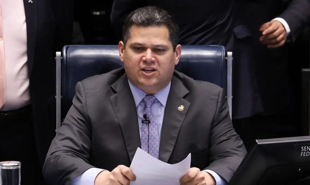 Senador cobra Zanin por CPI do Master e vê omissão abusiva de Acolumbre