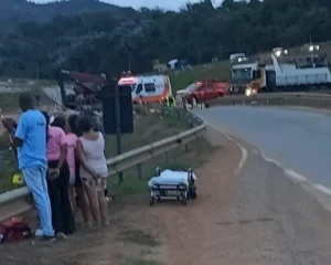 Tragédia na BR-381: Duas mortes em acidente no trevo de acesso a Bom Jesus do Amparo