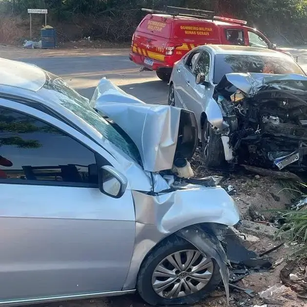 Tragédia na MG-252: Casal morre em acidente e bebê de 10 meses está ferido