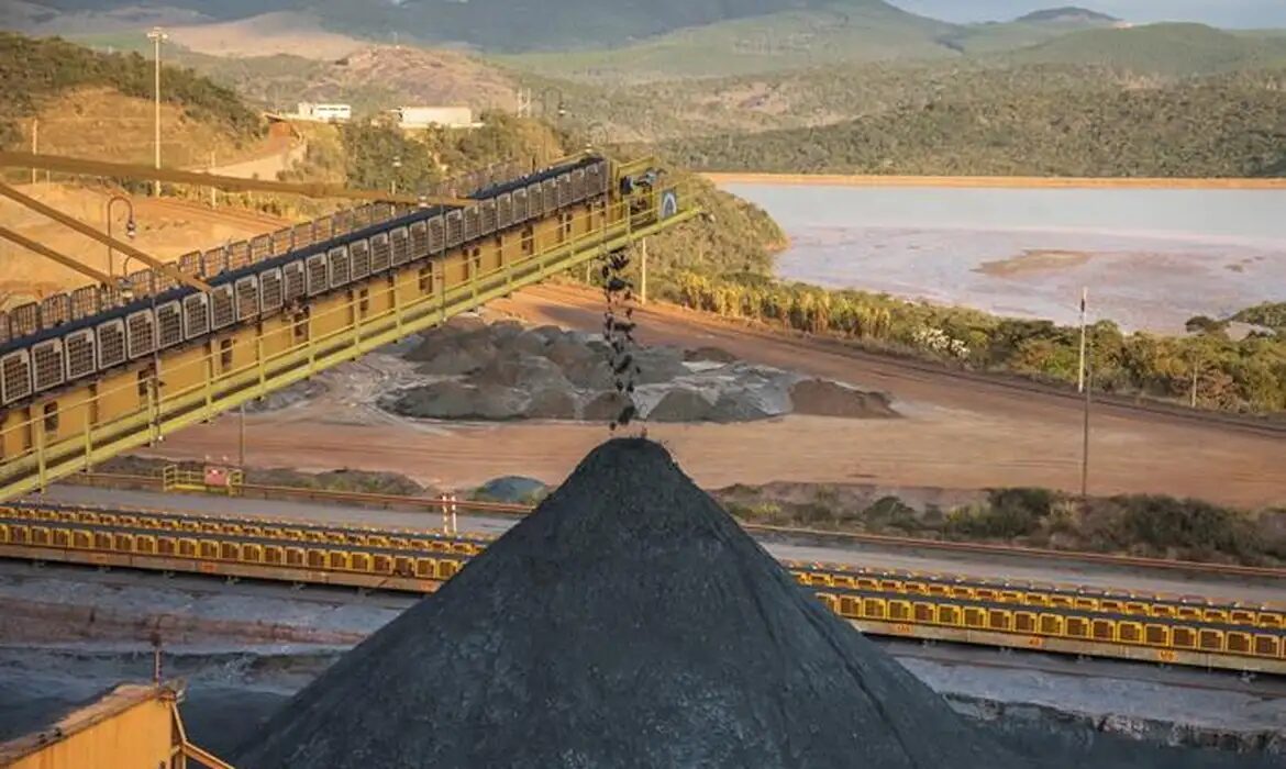 Vale cai 4% com baixa do minério; CSN, Usiminas e Gerdau também têm forte perdas
